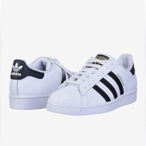 Adidas Superstar W - NWT - size 7